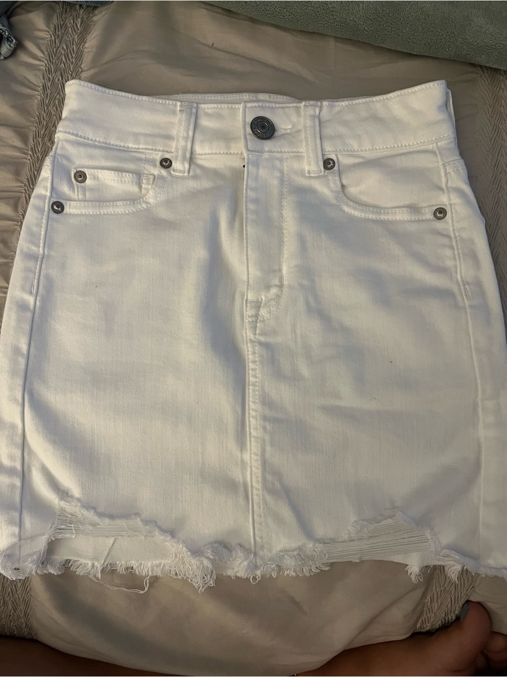 American Eagle Outfitters White Frayed-Hem Denim Mini Skirt